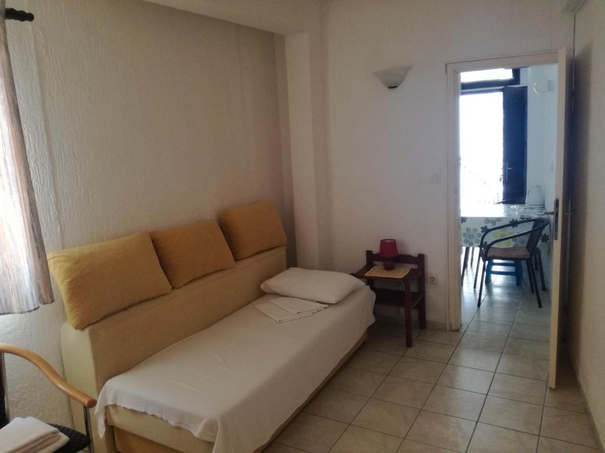 Miron Apart&Rooms Rafailovici Exterior photo
