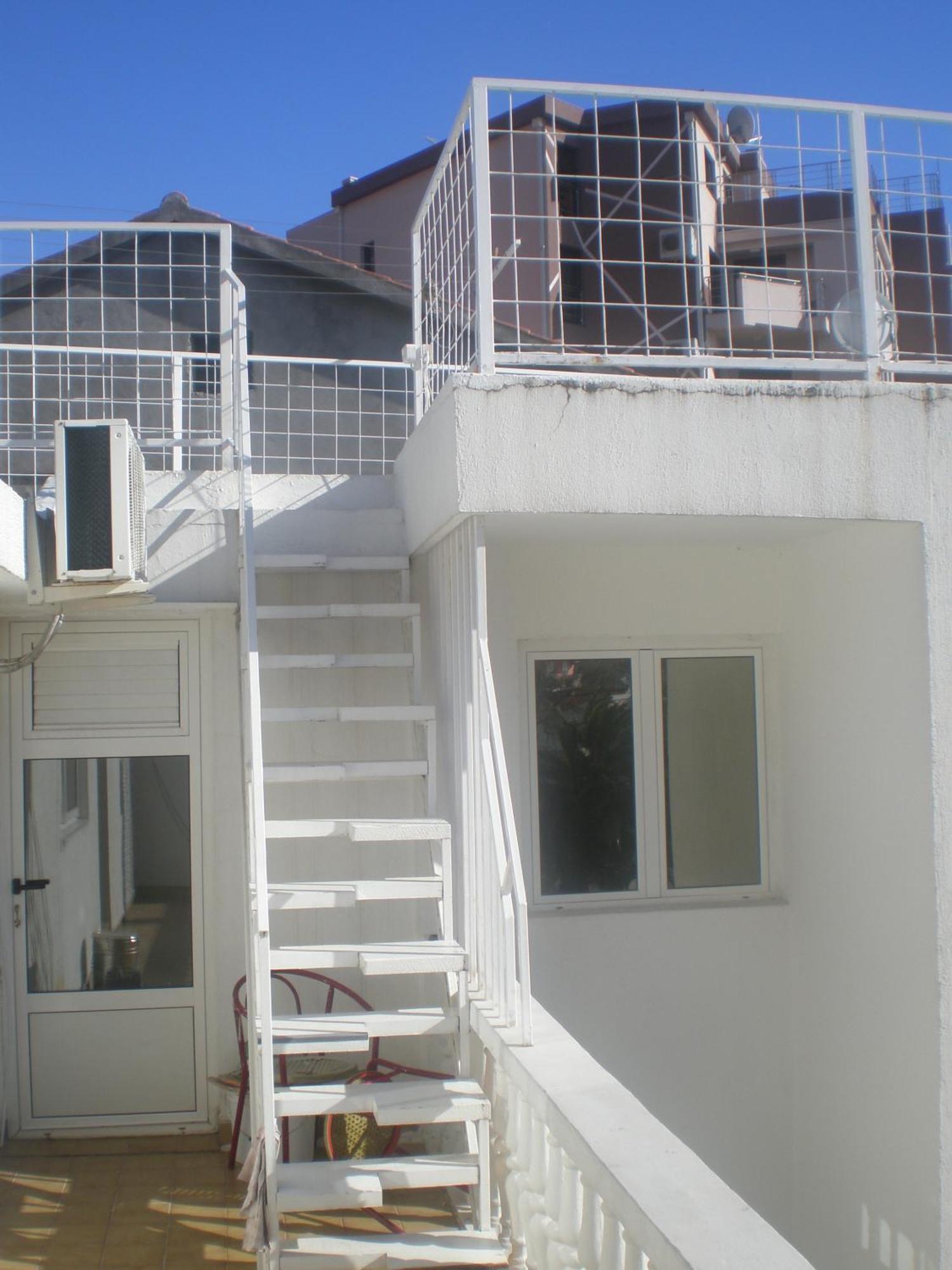 Miron Apart&Rooms Rafailovici Exterior photo