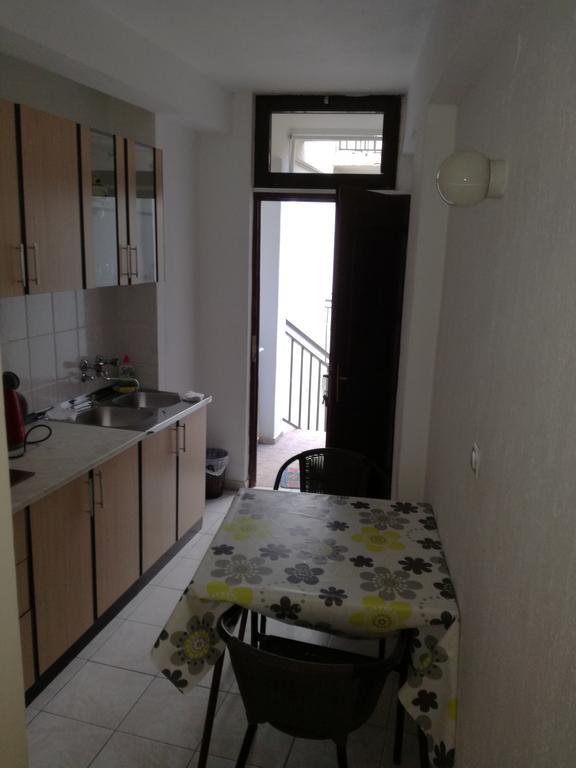 Miron Apart&Rooms Rafailovici Exterior photo