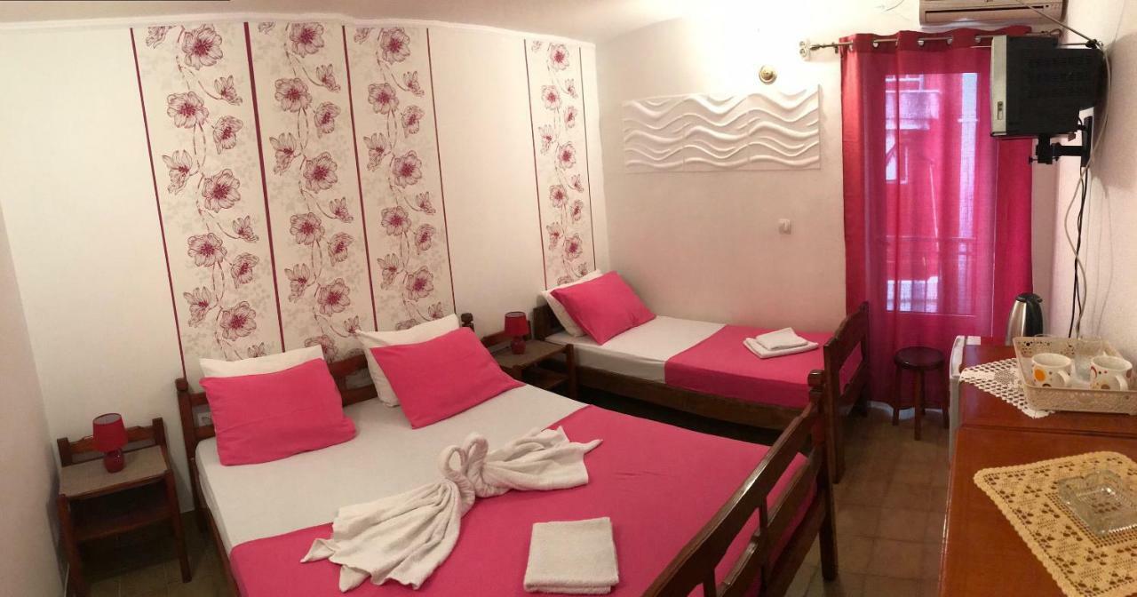Miron Apart&Rooms Rafailovici Exterior photo