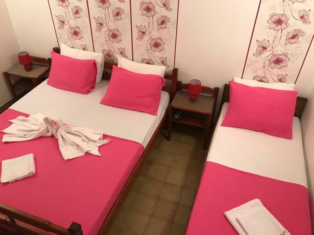 Miron Apart&Rooms Rafailovici Exterior photo